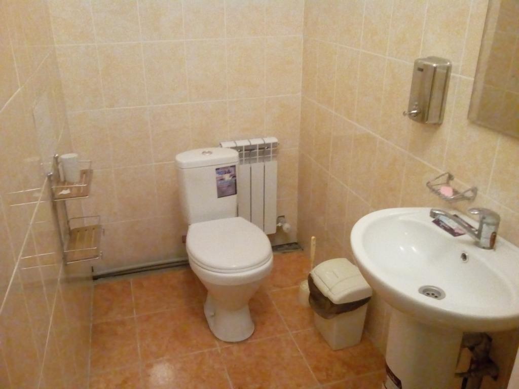 Nursat Guest House Астана Экстерьер фото
