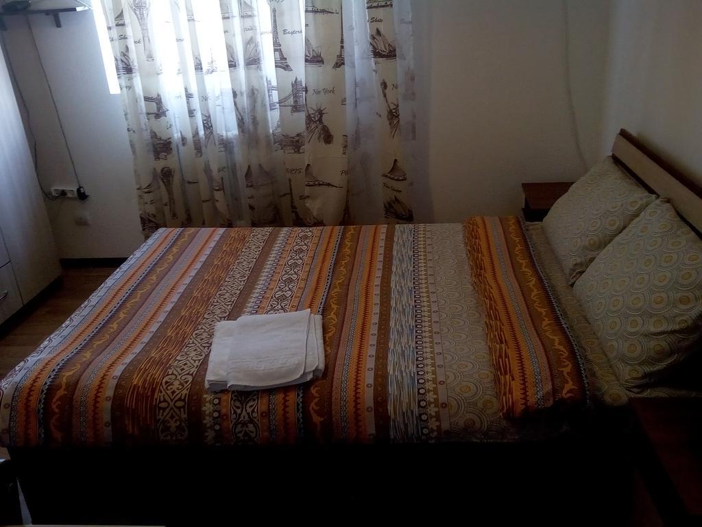 Nursat Guest House Астана Экстерьер фото