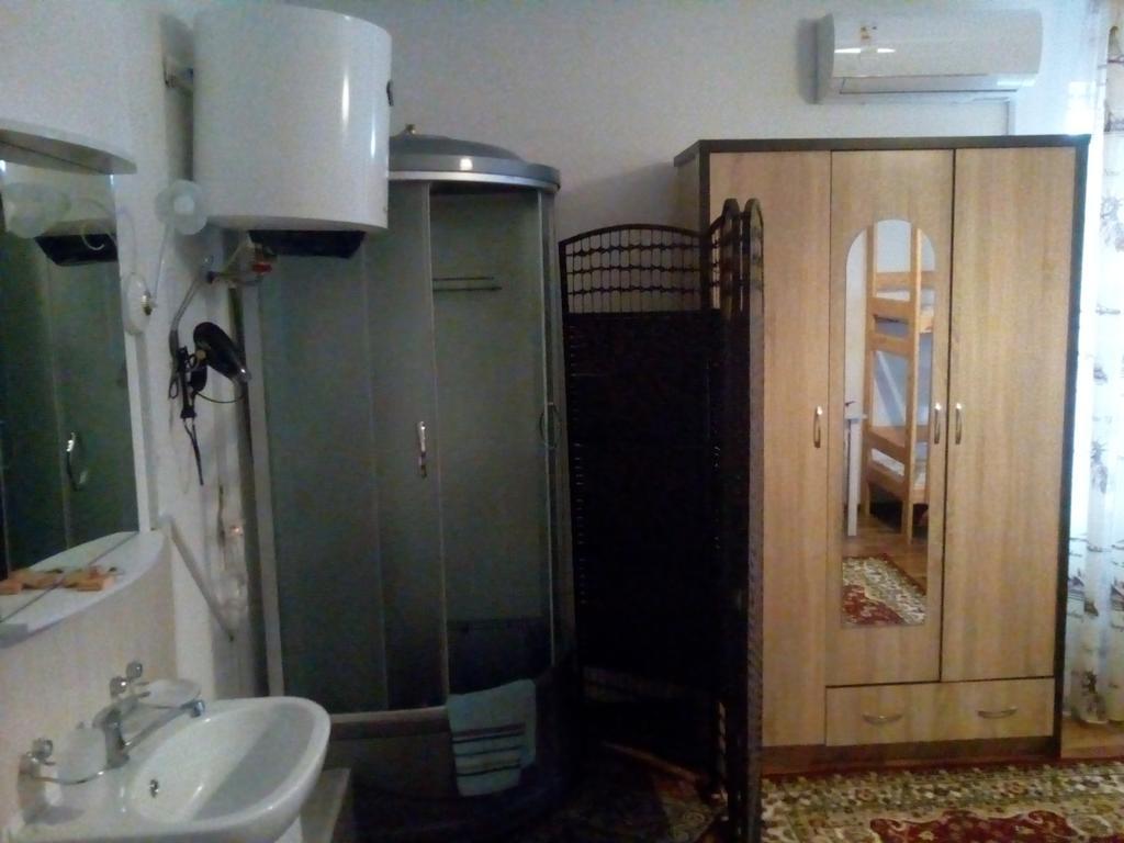 Nursat Guest House Астана Экстерьер фото